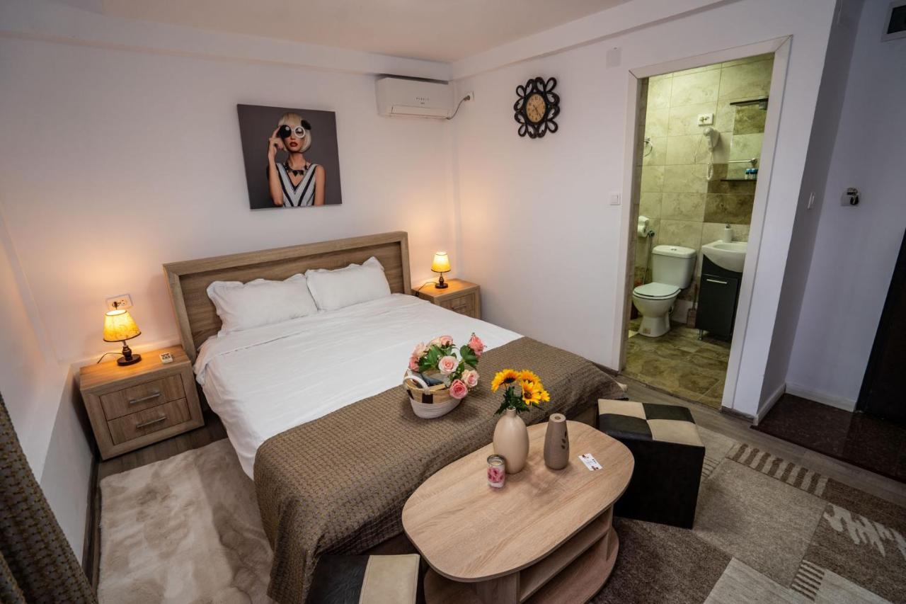 Hotel Casa Del Flor Costinesti Extérieur photo