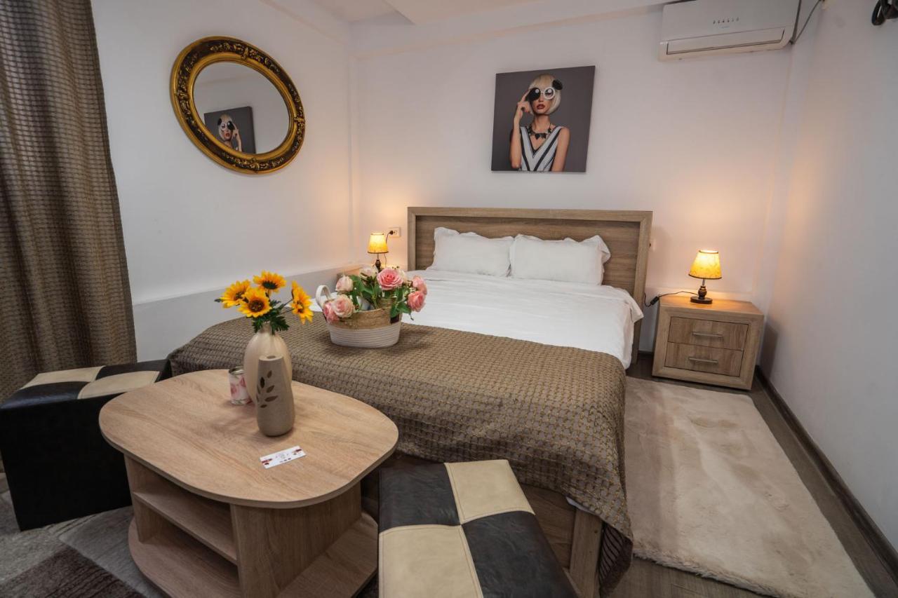 Hotel Casa Del Flor Costinesti Extérieur photo